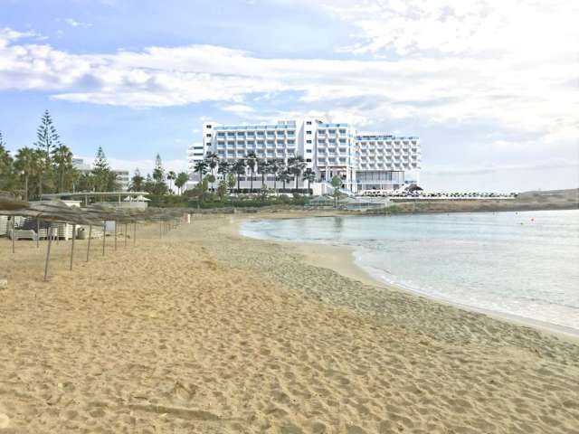 Vacanta de Paste in Cipru-Hotel Nissiblu Beach Resort 5*