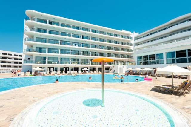 Ultimele 4 locuri!!!Sejur de 7 nopti la plaja in Cipru la doar 769 euro,avion din Bucuresti! Tofinis Hotel 4* 