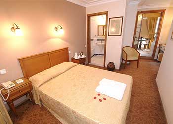4 nopti la Istanbul de la 315 euro/pers, zbor din Budapesta 