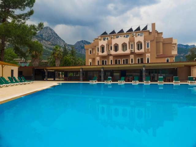 LAST MINUTE TURCIA      Sunland Resort Hotel Kemer 5*  AI AVION SI TAXE INCLUSE TARIF 620 EURO