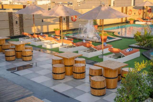 SUPER OFERTA LA DUBAI LA ZONA CONTINENTAL 4**** MIC DEJUN ZBOR DIN OTOPENI CU TAXE INCLUSE