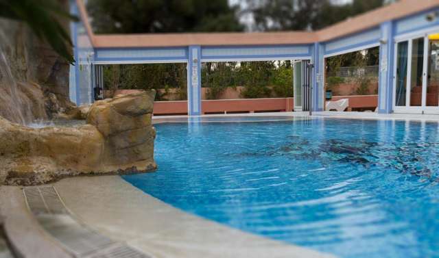 ULTIMELE LOCURI BENIDORM, AVION DIN CLUJ-NAPOCA, LA HOTEL TROPIC RESORT 3*, LA TARIFUL DE 709 EURO/PERS, PENSIUNE COMPLETA!