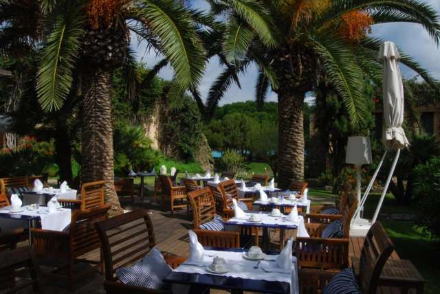 ULTRA LAST MINUTE SARDINIA 4**** ANCORA ZBOR DIN OTOPENI CU TAXE INCLUSE