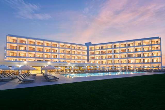  Ultra last min!!!Sejur la plaja in Cipru la doar 795 euro,avion din Sibiu!!!Maris Grand Waterpark Resort 4*ultra all