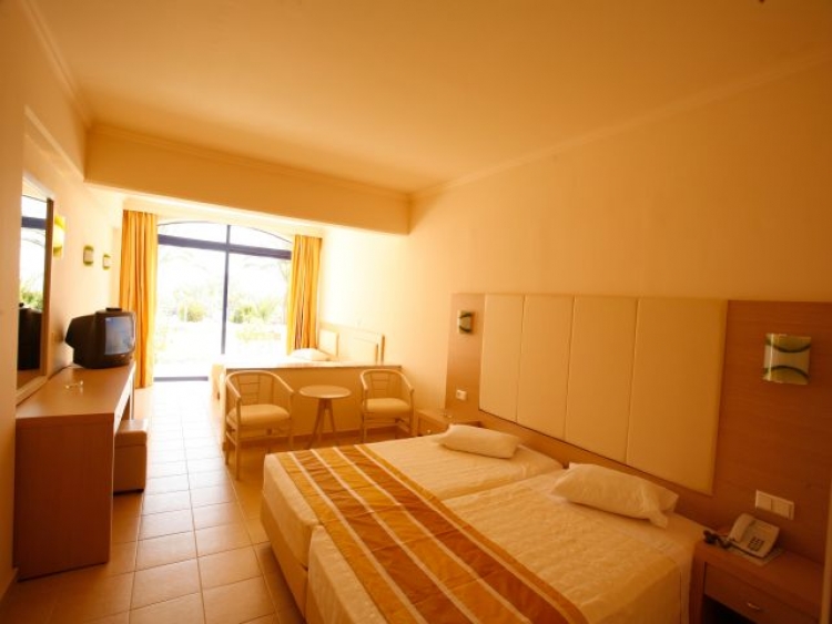 RODOS HOTEL Kresten Palace Hotel 4* MIC DEJUN  AVION SI TAXE INCLUSE TARIF 657 EUR