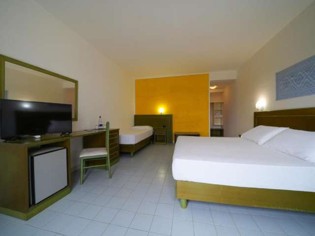 ULTRA LAST MINUTE SARDINIA LE TONARE STINTINO 4**** DEMIPENSIUNE ZBOR DIN CLUJ NAPOCA CU TAXE INCLUSE