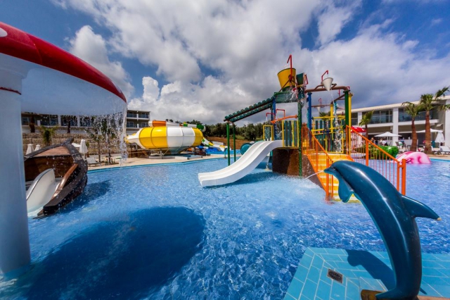 Sejur la plaja in Zakynthos la doar 1048 euro,avion din Bucuresti!!!Caretta Paradise Resort &amp; WaterPark