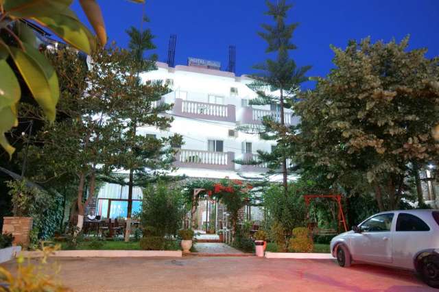  LAST MINUTE sejur ALBANIA doar 349 euro / persoana / mic dejun / transport avion / plecare 17.06.2026