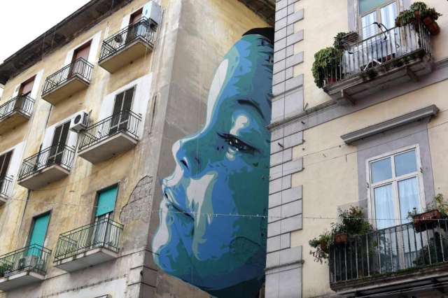 City Break in Napoli:de la 259 euro cazare 3 nopti cu mic dejun+ transport avion+ toate taxele