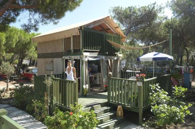 ULTRA LAST MINUTE SARDINIA TORRE CAMPING ALGHERO ZBOR DIN OTOPENI CU TAXE INCLUSE