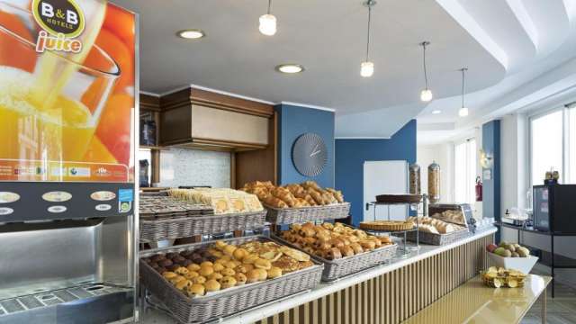 Paste in Pescara: de la 275 euro cazare 3 nopti cu mic dejun+ transport avion+ toate taxele