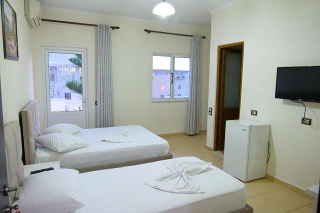  LAST MINUTE sejur ALBANIA doar 349 euro / persoana / mic dejun / transport avion / plecare 17.06.2026