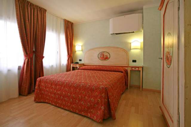 Super oferta Italia - Venzia, cu plecare din Cluj Napoca, sejur de 3 nopti / 4 zile (KCM)
