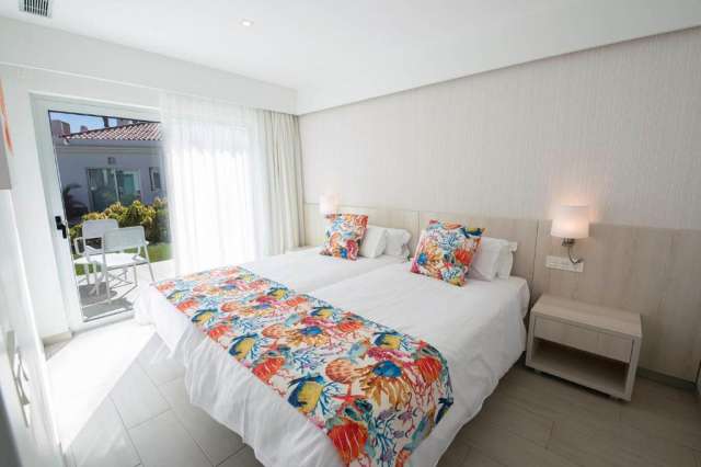 ULTRA LAST MINUTE INSULELE CANARE 4****DEMIPENSIUNE DUNAGOLF SUITES ZBOR DIRECT DIN OTOPENI CU TAXE INCLUSE