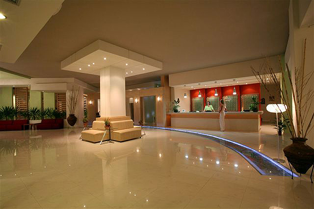 RODOS HOTEL  CATHRIN HOTEL 4* DEMIPENSIUNE AVION SI TAXE INCLUSE TARIF 575 EUR