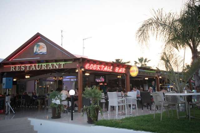CIPRU - Ayia Napa: 7 nopti cazare cu mic dejun + bilet avion Sibiu + taxe aeroport + transfer = 619 euro/pers