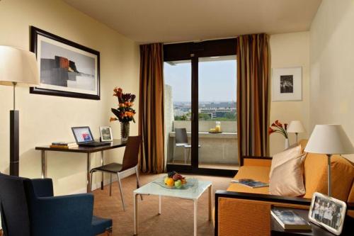 City break Paris! 3 nopti de la doar 310 euro/pers. Zbor low cost din Cluj!