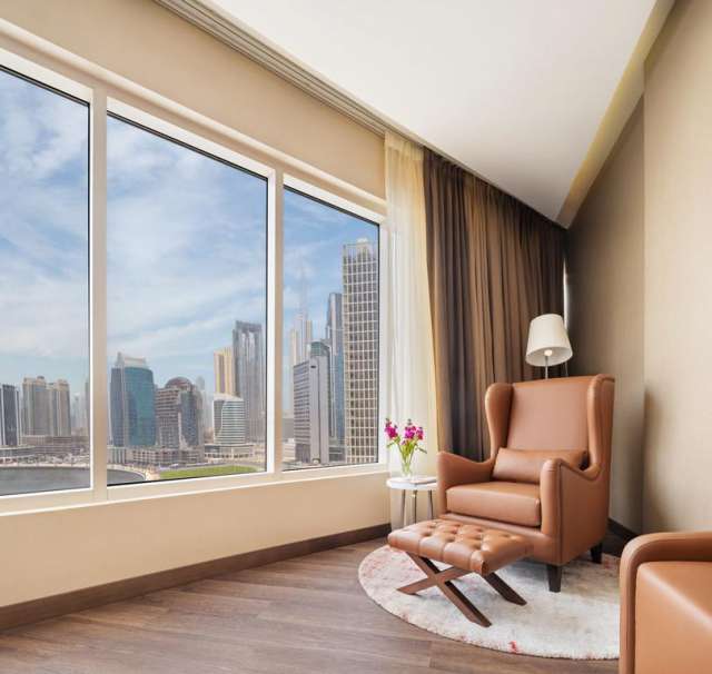 Ultimele 6 locuri!!!Sejur la plaja in Dubai la doar 888 euro,avion din Bucuresti! Radisson Blu Hotel Dubai Canal View