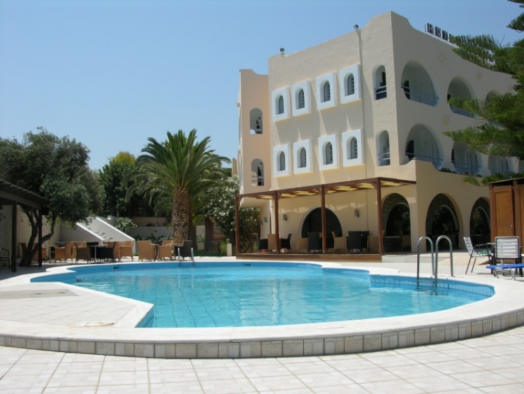 CRETA   Karteros Hotel 3* MIC DEJUN AVION SI TAXE INCLUSE TARIF 485 EUR