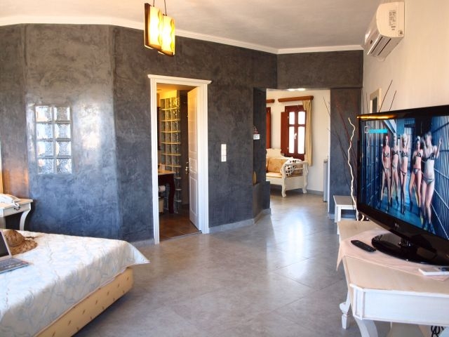 SANTORINI Deals - SMARAGDI HOTEL SANTORINI (PERIVOLOS) 3*, charter din Bucuresti !