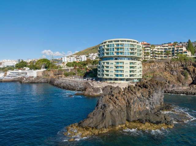 09.04 Zbor Bucuresti Paste Madeira, Pestana Vila Lido 1950 eur / pers 7 nopti mic dejun, taxe aeroport si transfer incluse