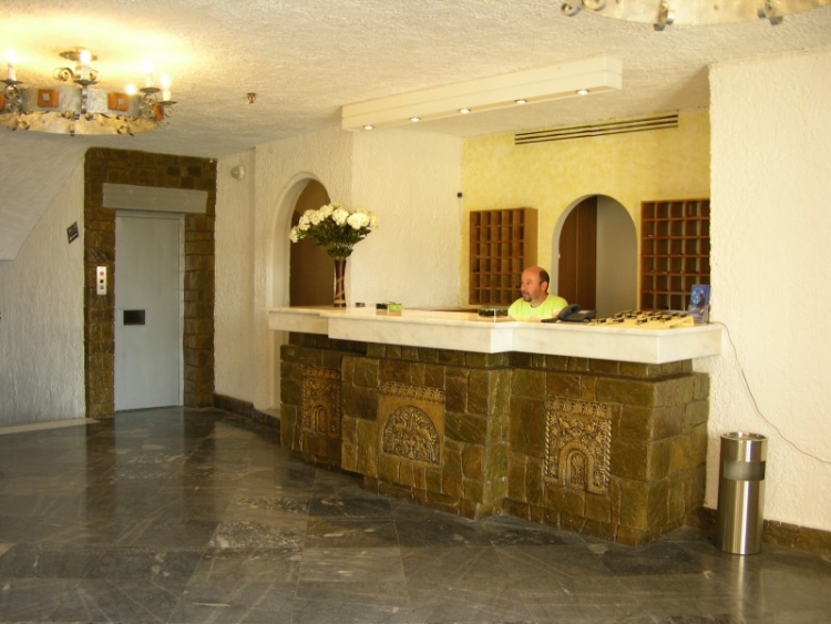 CRETA   Karteros Hotel 3* MIC DEJUN AVION SI TAXE INCLUSE TARIF 485 EUR