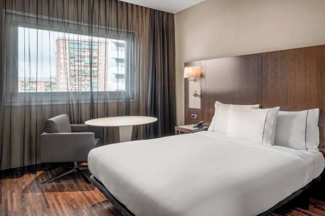 Oferta speciala Last Minute CROAZIERA DE CRACIUN + CITY BREACK BARCELONA DE REVELION (IR)