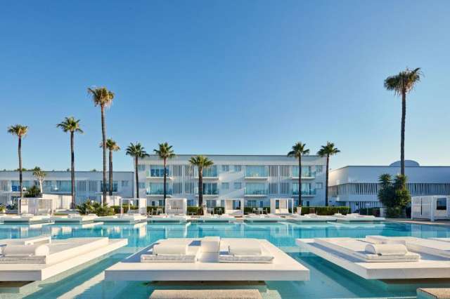 CRAIOVA⛱️ ✈️ Last minute! Cipru Ayia Napa! ☀️ So White Club Resort 4*☀️ 1059 Euro/pers Demipensiune