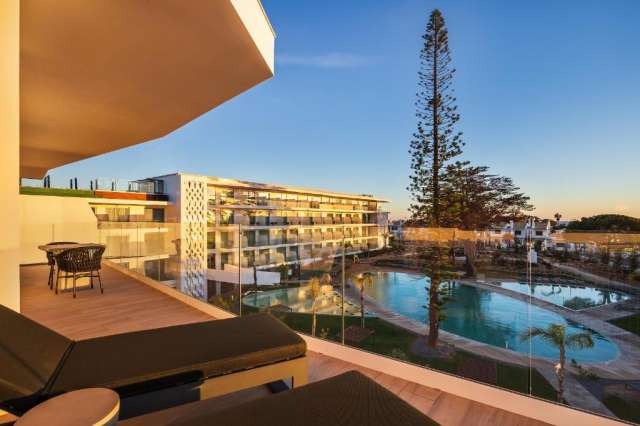 ULTRA LAST MINUTE PLAJA PORTUGALIA 4**** DEMIPENSIUNE CASTELO SUITES ALGARVE ZBOR DIN OTOPENI CU TAXE INCLUSE