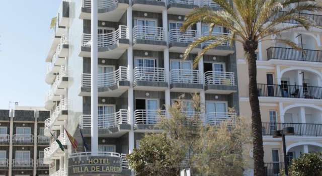 DEAL COSTA DEL SOL VILA DE LAREDO HOTEL 3*  MIC DEJUN PRET 786 EURO PLECARE IN 17.10.2026