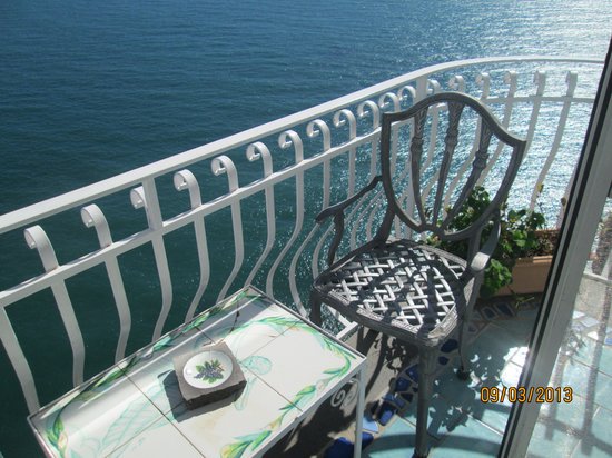 City Break Amalfi oferta 3 nopti mic dejun 275 euro! 