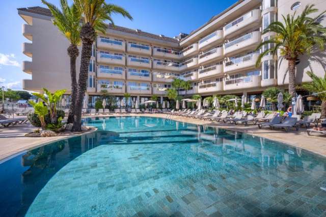 Sejur la plaja in Costa Brava la doar 640 euro,avion din Bucuresti!!! CAPRICI BEACH SPA 4*demipensiune