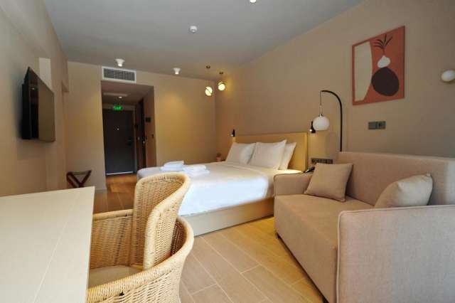 ULTIMELE LOCURI INSULA CORFU IONIAN CROWN  4**** ZBOR CHARTER DIN OTOPENI CU TAXE INCLUSE