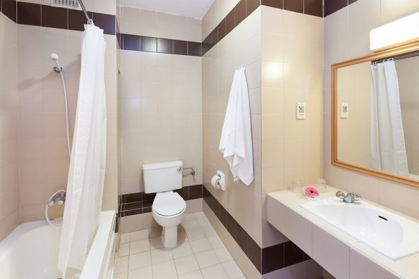 LAST MINUTE MALTA ST GEORGE PARK  HOTEL 3*** MIC DEJUN ZBOR DIN OTOPENI CU TAXE INCLUSE