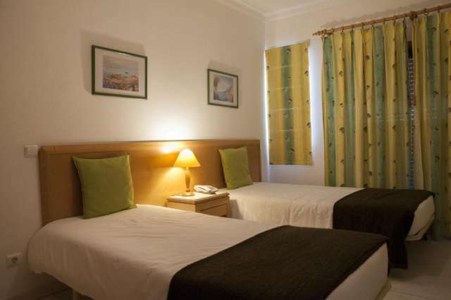 ULTRA LAST MINUTE PORTUGALIA 3*** PLAZA REALZBOR DIN OTOPENI/ CU TAXE INCLUSE