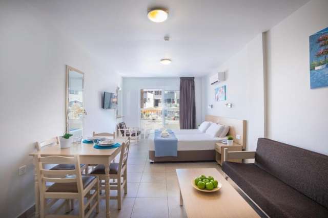  O saptamana la plaja in Cipru la doar 397 euro,avion din Bucuresti!!!Christabelle Hotel Apartments