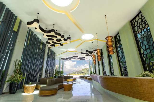 PHUKET - CREST RESORT &amp; POOL VILLAS PHUKET 5* si alte Oferte, Plecare din Bucuresti !