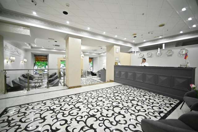  Imperial Palace Hotel