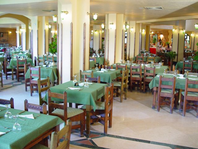 HURGHADA HOTEL SUNNY DAYS PALMA DE MIRETTE RESORT  4* AI AVION SI TAXE INCLUSE TARIF 381 EURO