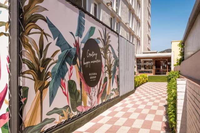 Vacanta de vara la plaja in Costa Brava la doar 529 euro,avion din Cluj!!!Ultimele locuri