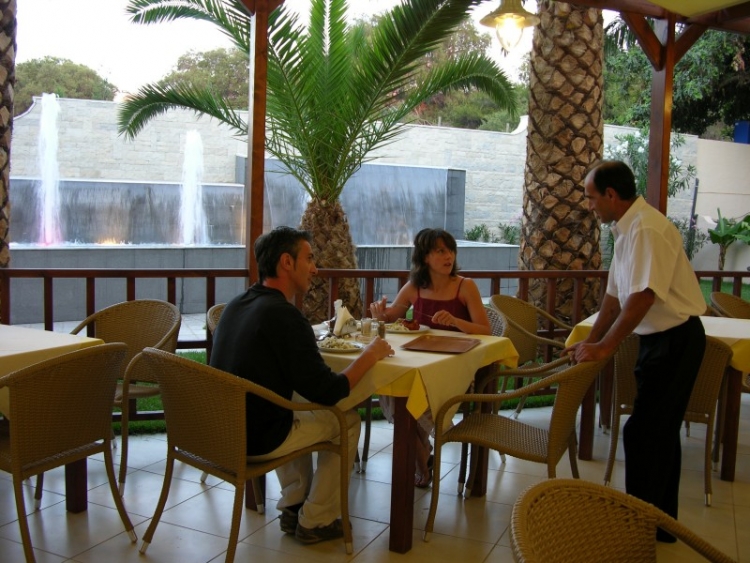 CRETA   Karteros Hotel 3* MIC DEJUN AVION SI TAXE INCLUSE TARIF 485 EUR