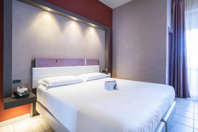 LAST MINUTE AMALFI COAST PALACE HOTEL 3*** MIC DEJUN ZBOR DIN OTOPENI CU TAXE INCLUSE