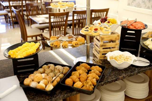 VACANTA PASTE IORDANIA, 7 NOPTI CAZARE CU DEMIPENSIUNE, GHID SI INSOTITOR ROMAN, ZBOR TAROM DIN 5 ORASE