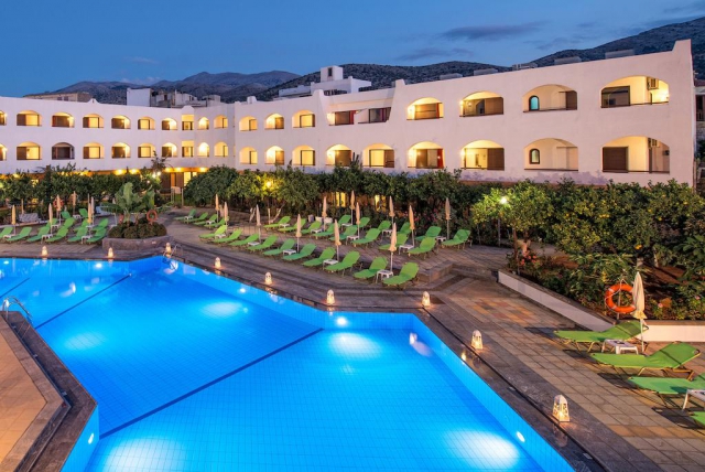  HOTEL  Malia Holidays 3* MICDEJUN  7 NOPTI AVION SI TAXE INCLUSE TARIF 261 EUR