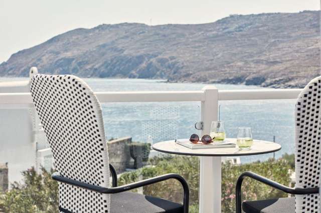 Beach Break Mykonos oferta  3 nopti mic dejun 485 euro/persoana ! 