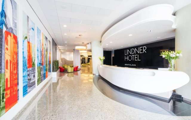 Weekend in Bratislava la doar 280 euro,avion din Bucuresti!!!  Lindner Bratislava, Part Of Jdv By Hyatt 4*