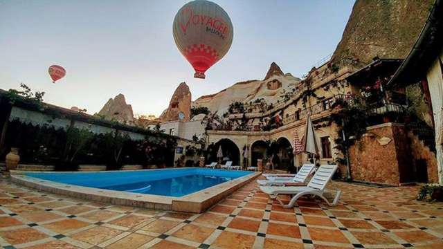  Local Cave House Hotel