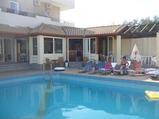 ULTRA LAST MINUTE! OFERTA GRECIA - Simple Hotel Hersonissos Blue 2*  - LA DOAR 330 EURO