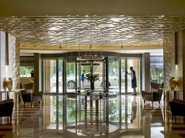 DUBAI      Two Seasons Hotel &amp; Apartments 4 * MIC DEJUN AVION SI TAXE INCLUSE TARIF 577 EUR