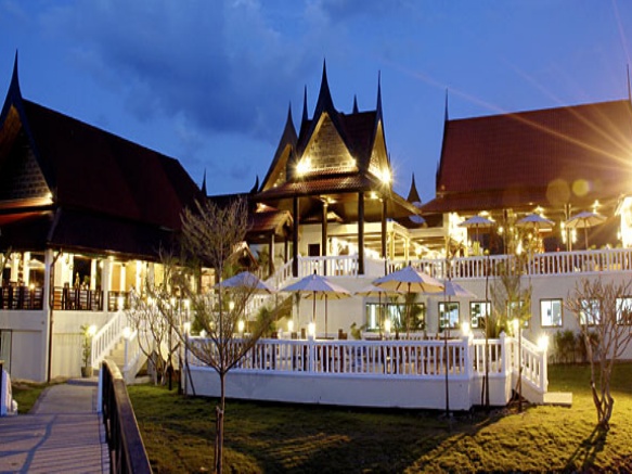  Khao Lak Emerald Beach Resort & Spa
